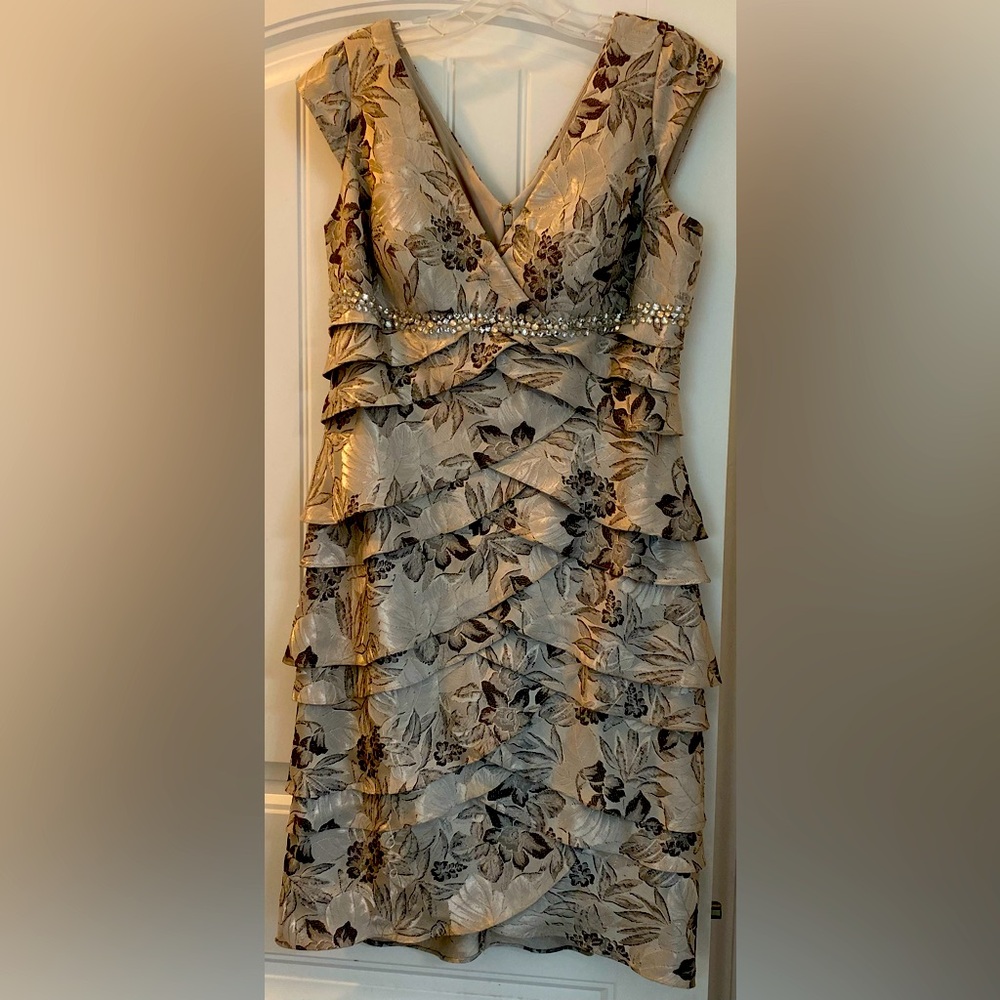 Alex Evenings Tan and Gray Ruched Sheath Midi Dress